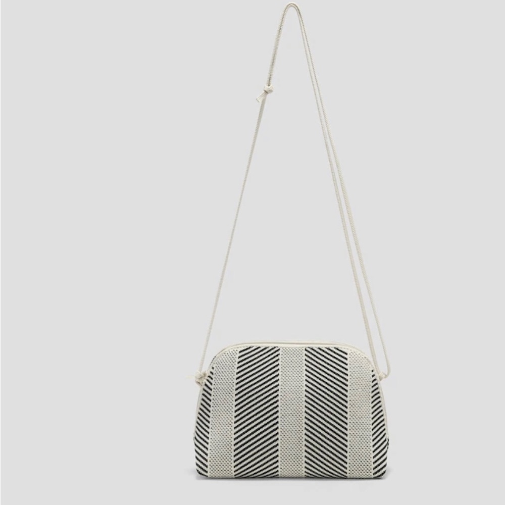 Vivaia crossbody- NWT